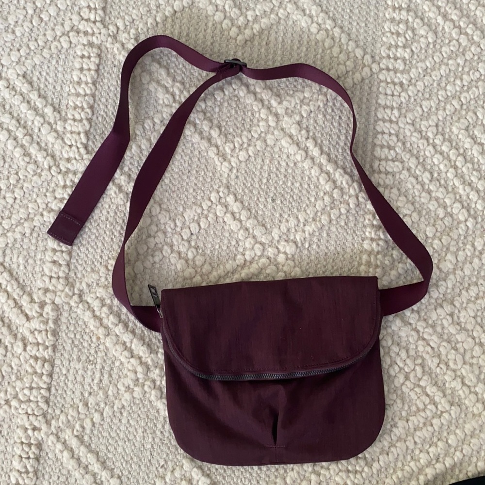 Lululemon purse